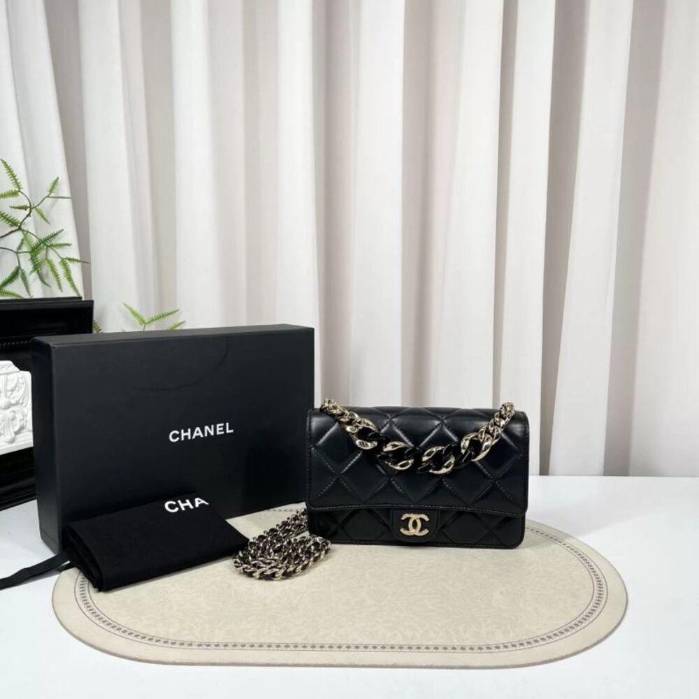 Chanel Women Pre-Loved Bag Very Good Condition